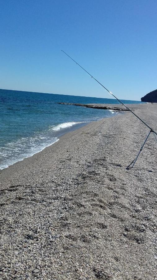 Villa Dimitra Mourteri Bagian luar foto